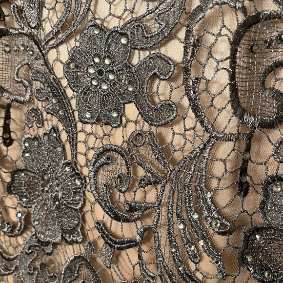🩶Dave & Johnny Embroidered Illusion Cocktail Dress | Gunmetal Silver | Size 7/8 - Picture 5 of 16